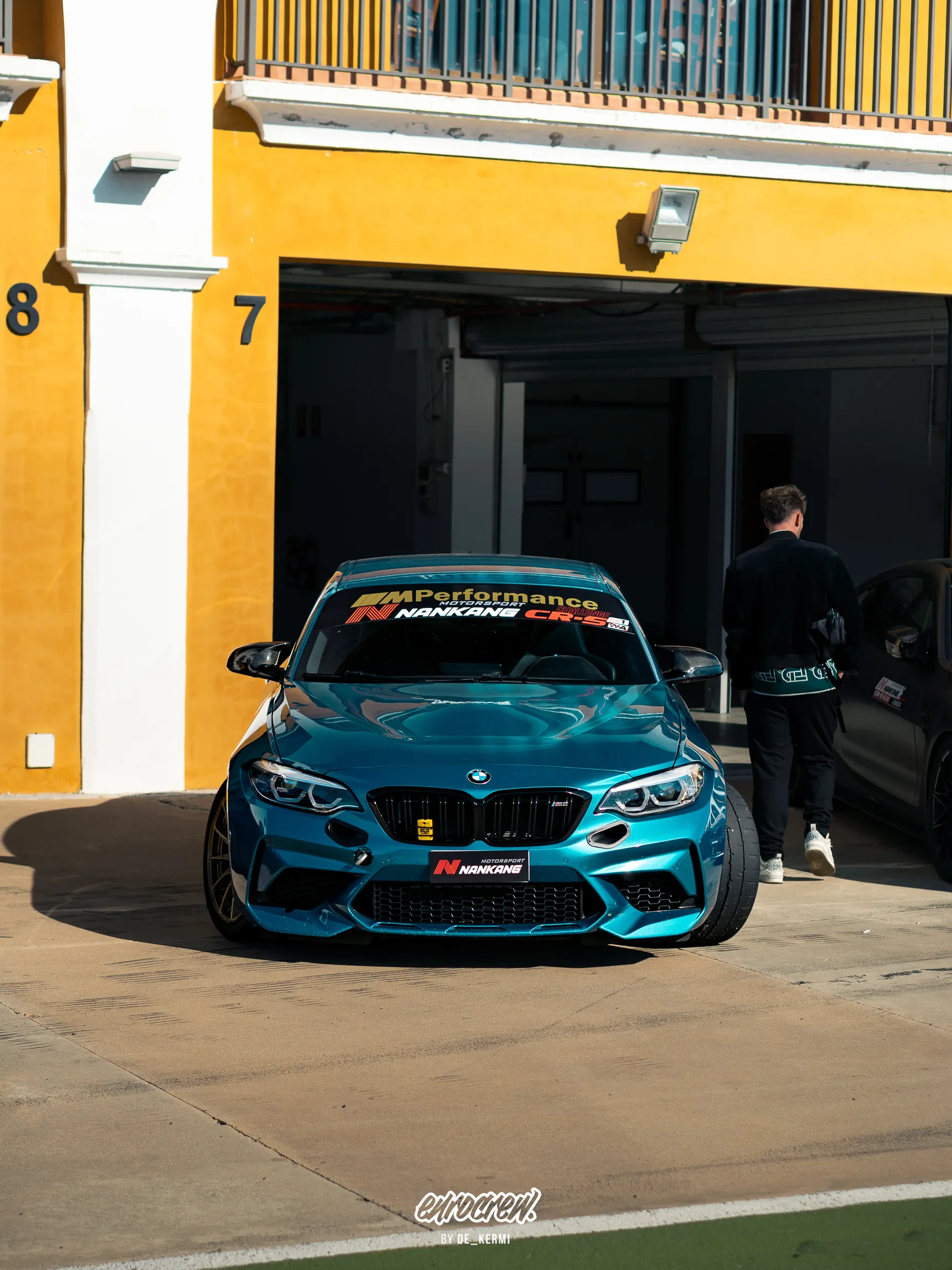 Pit box · 18