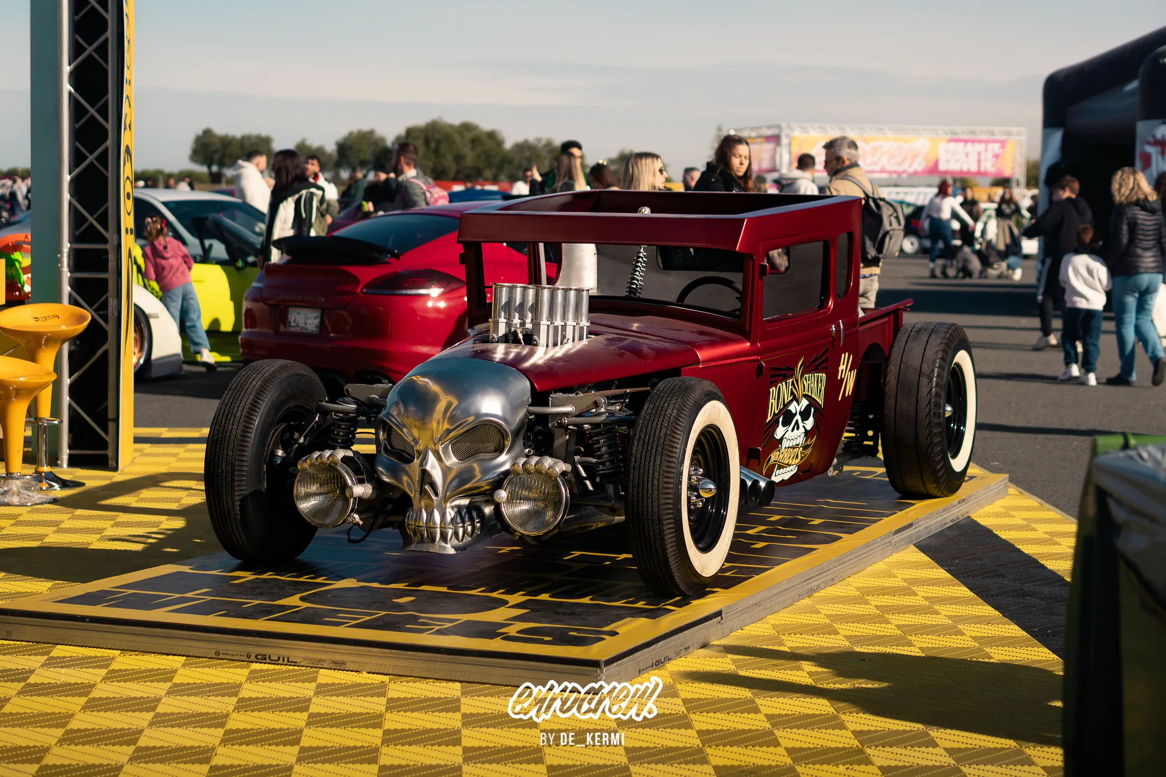 Paddock · 27