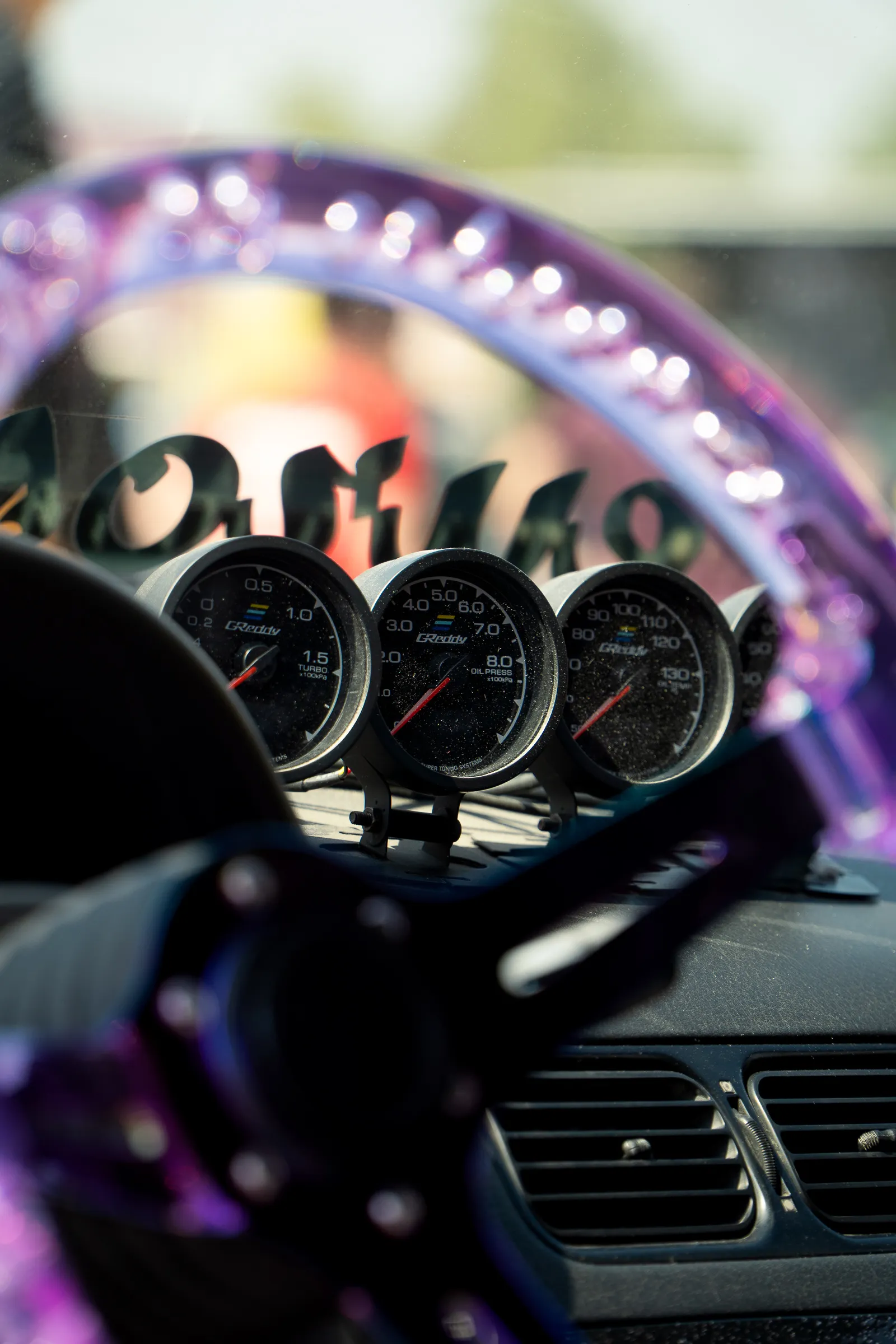 Paddock y pista · 15