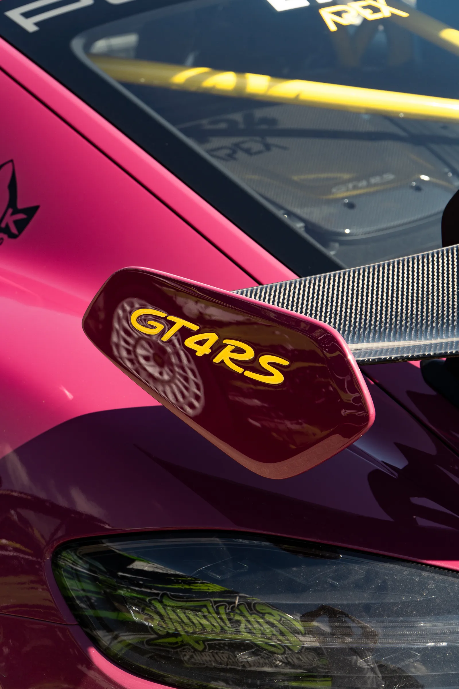 Paddock y pista · 29