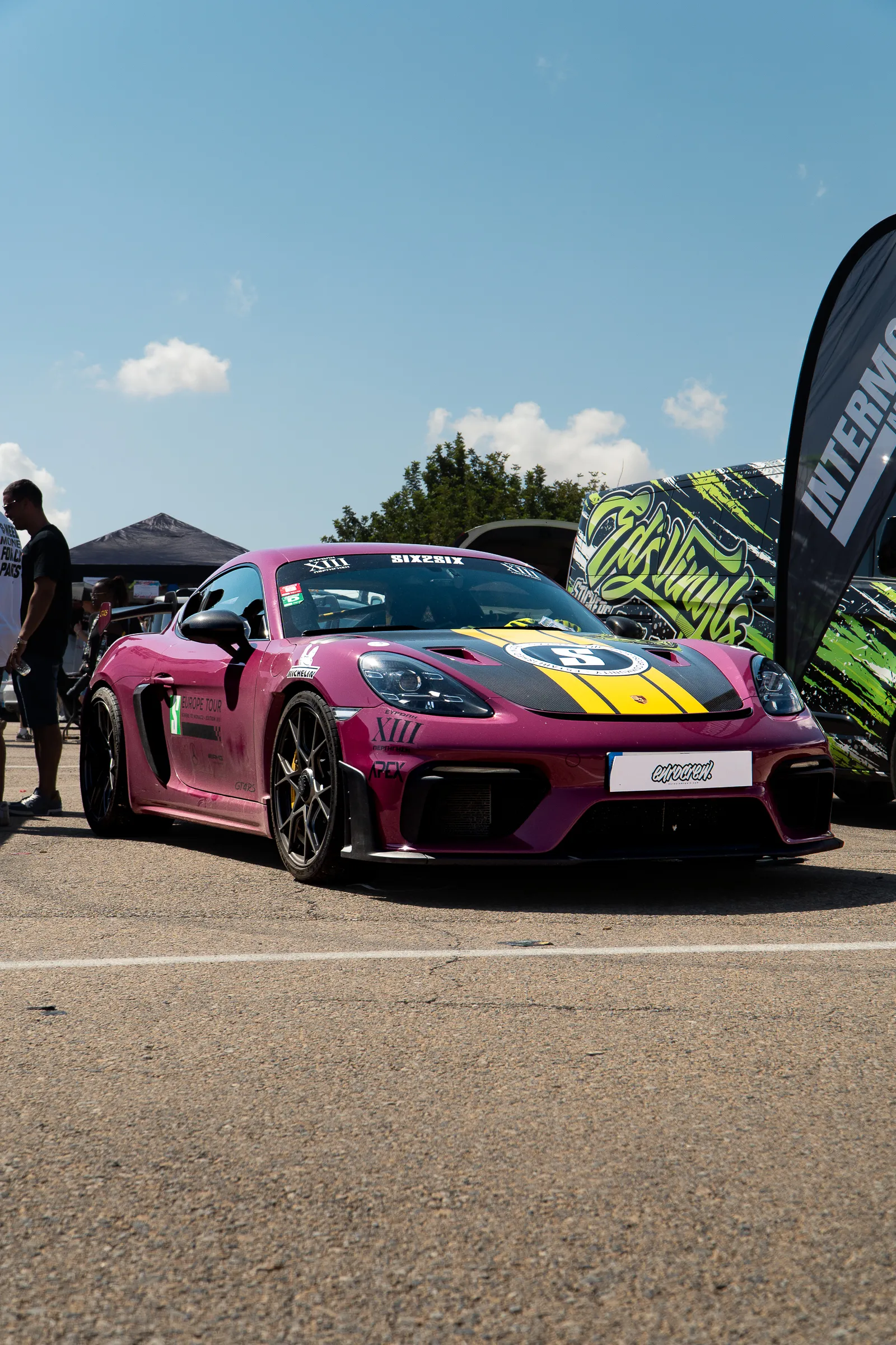 Paddock y pista · 31