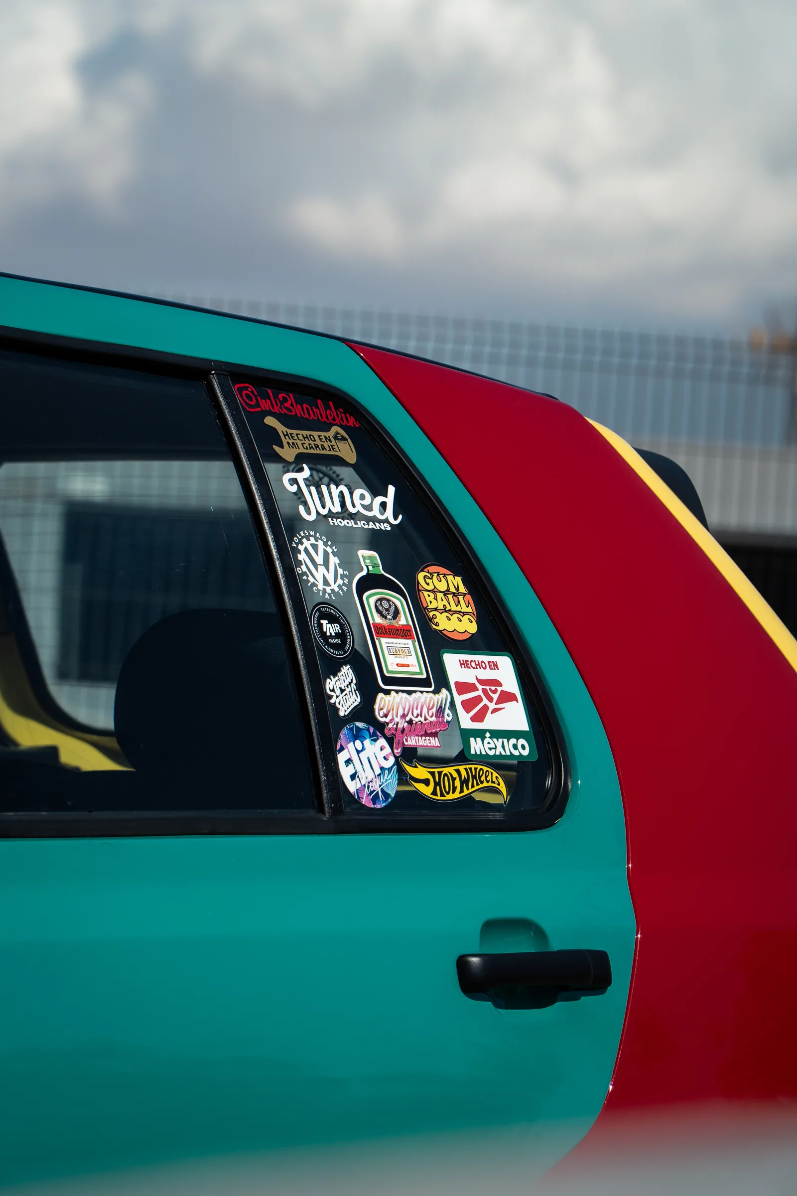 Paddock y pista · 37