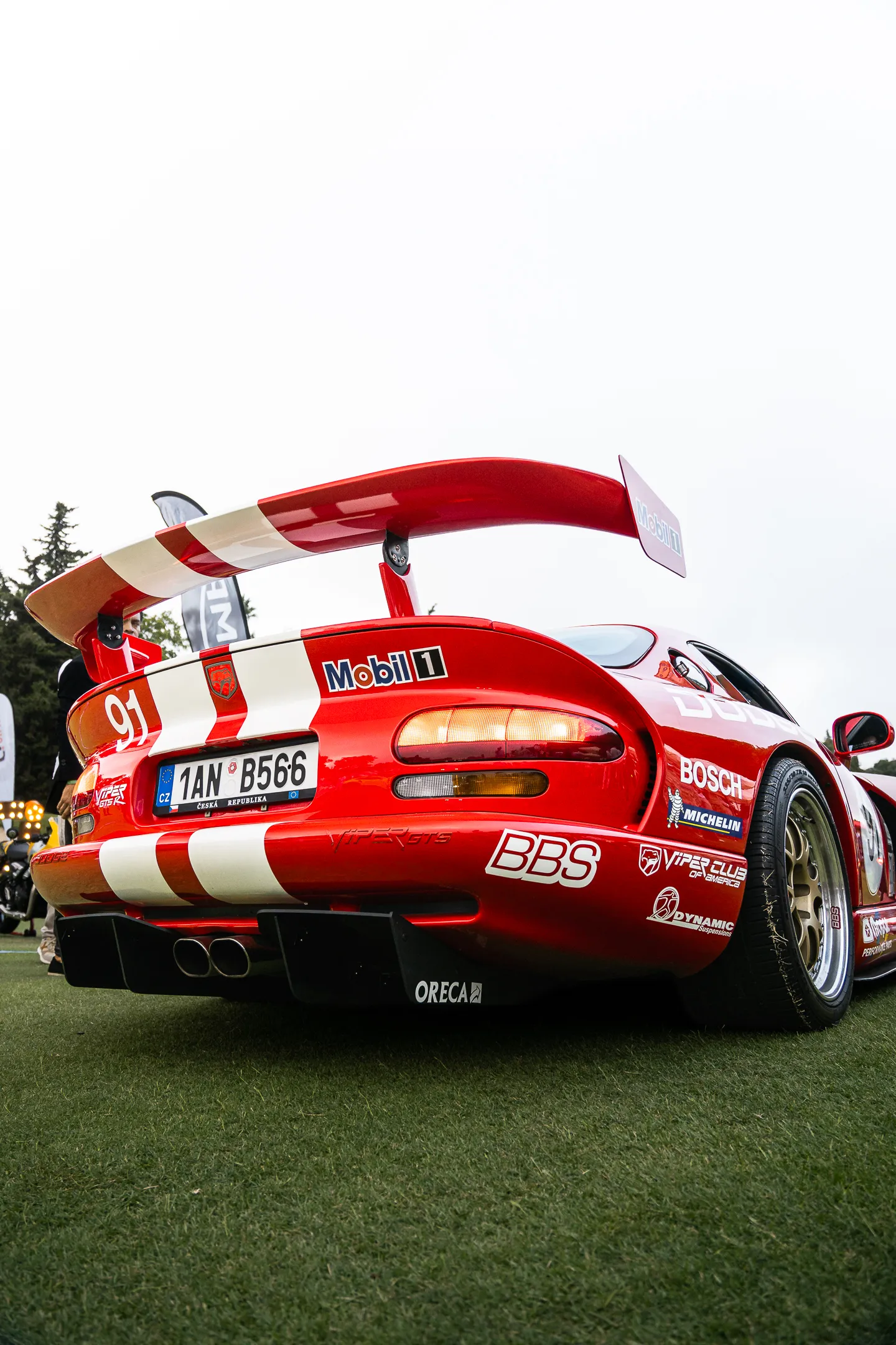Dodge Viper GTS-R · 8